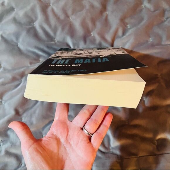 The Mafia: The Complete Story Book by Al Cimino et al Historical Fiction - Picture 6 of 12